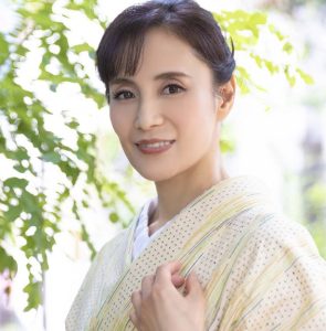 平岡里枝子　スレンダー